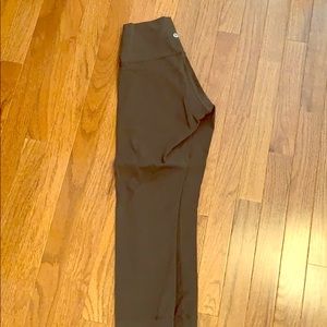 Size 4 lululemon crop leggings